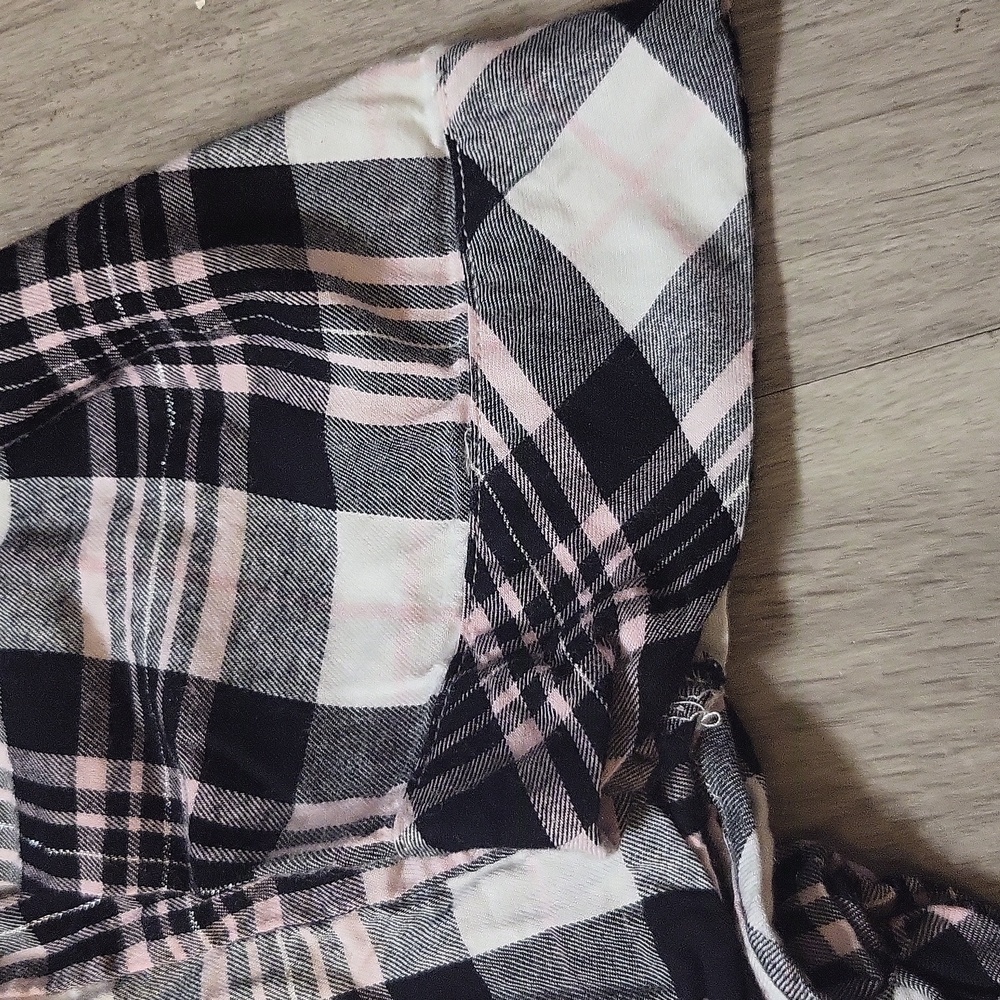 Victoria's Secret Black and White Button Down Shirt Classic Plaid - Picture 4 of 6